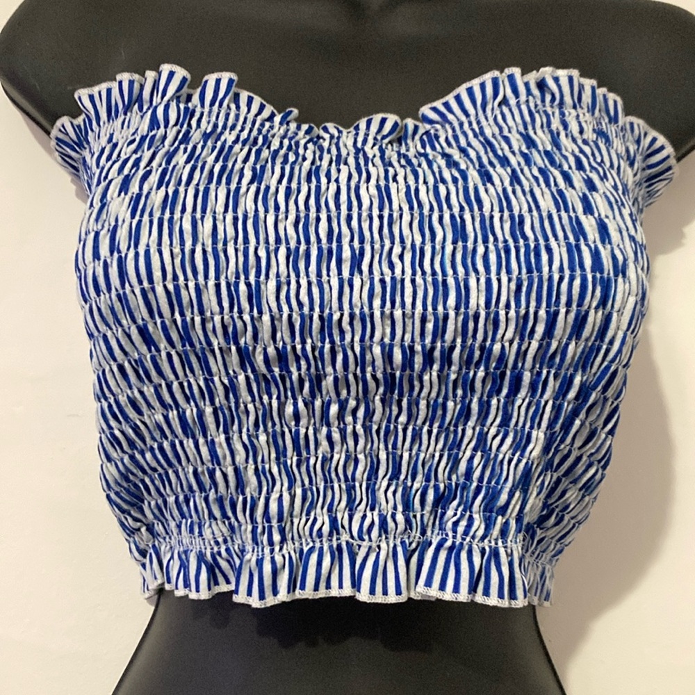 Cute 80’s Blue & White tube top. Excellent pre~loved condition tube top …